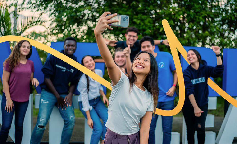 Group of UAA students taking a selfie